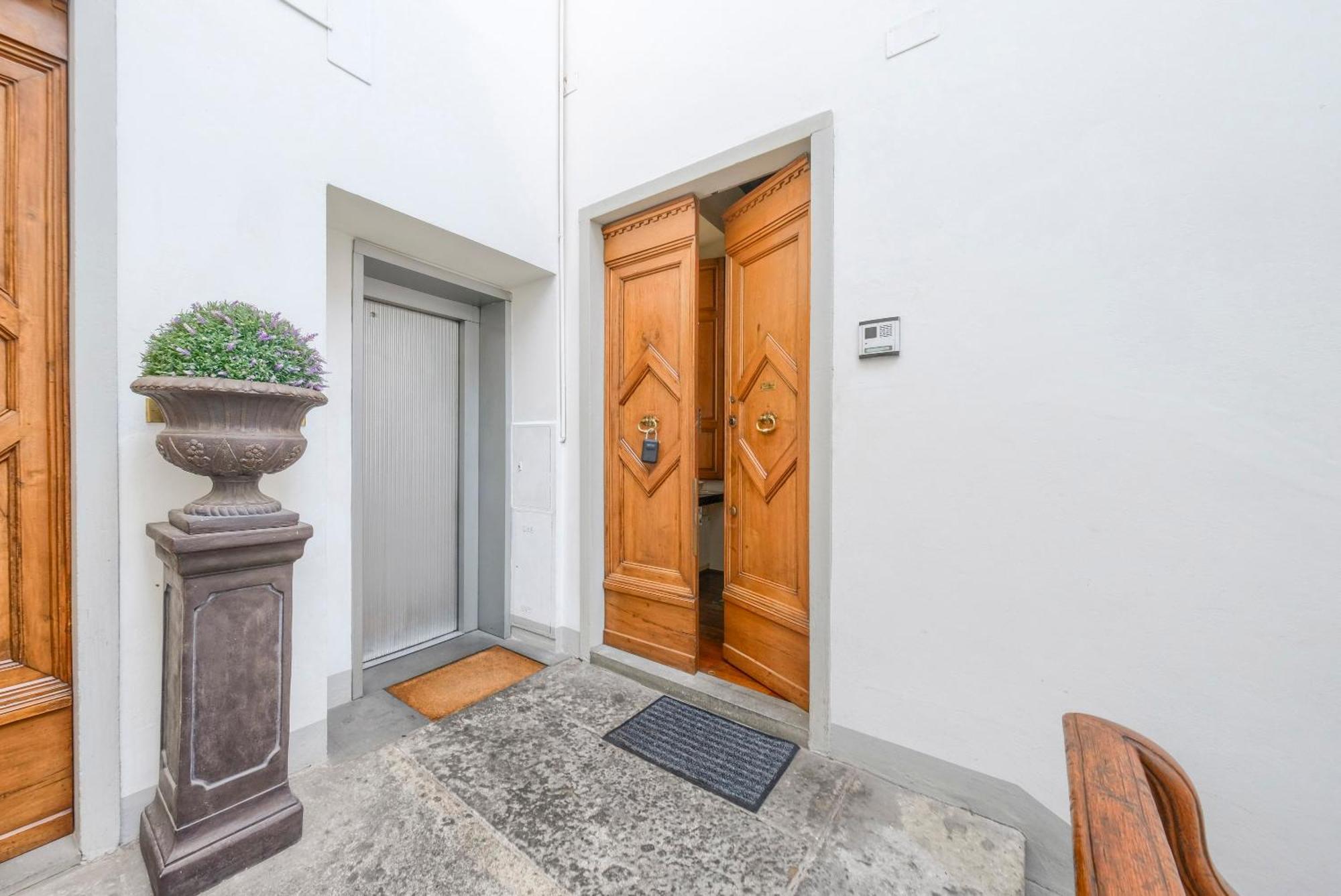 Casa Strozzi - * Florence